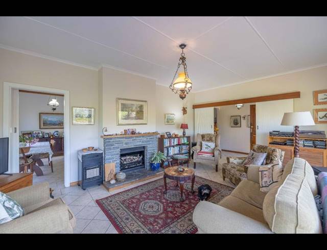 4 BEDROOM HOUSE FOR SALE IN OATLANDS NORTH